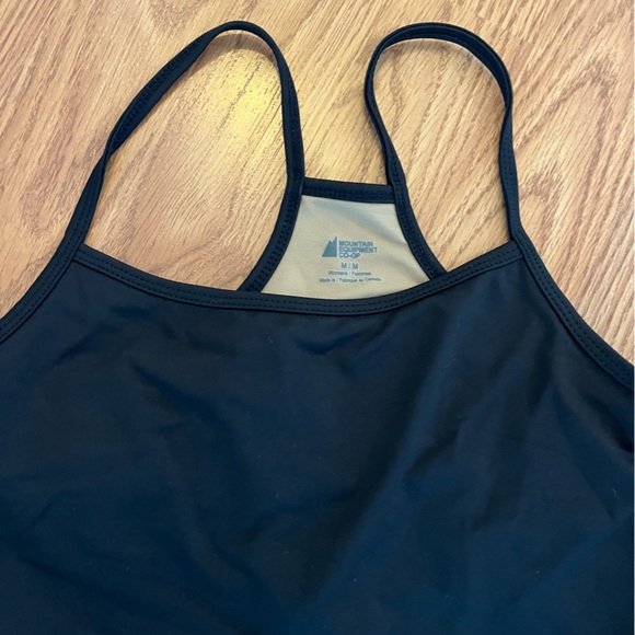 EUC MEC Black Racerback Workout Top/Base Layer, Sz M - Picture 2 of 6